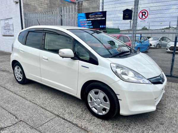 Honda Fit Hatchback, Petrol Hybrid, 2013, White
