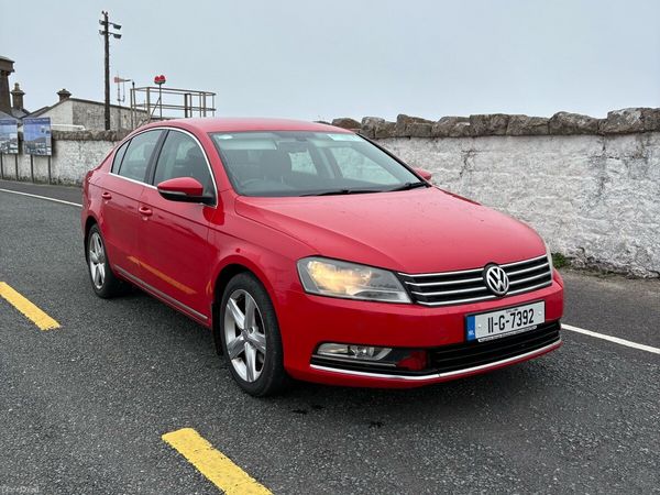 Volkswagen Passat Saloon, Diesel, 2011, Red