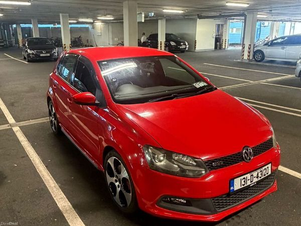 Volkswagen Polo Hatchback, Petrol, 2013, Red