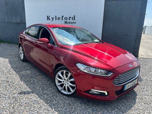 Ford Mondeo Hatchback, Diesel, 2017, Red