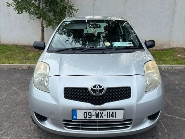Toyota Yaris Hatchback, Petrol, 2009, Silver
