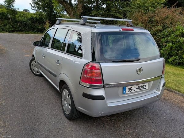 Vauxhall Zafira MPV, Petrol, 2005, Silver