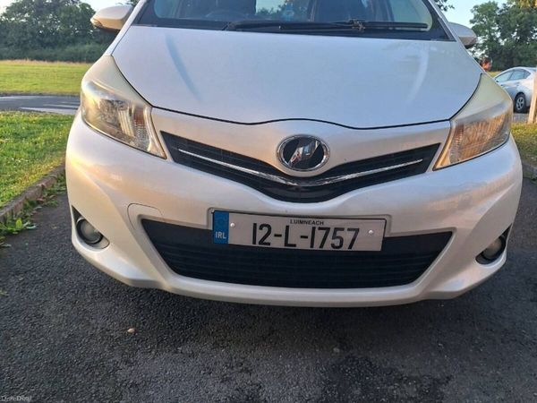 Toyota Vitz Hatchback, Petrol, 2012, White
