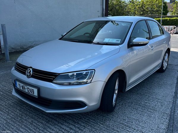 Volkswagen Jetta Saloon, Diesel, 2011, Silver