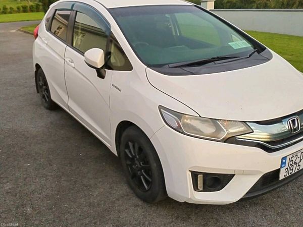 Honda Fit Hatchback, Petrol Hybrid, 2015, White