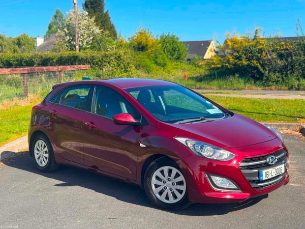Hyundai i30 Hatchback, Petrol, 2016, Red