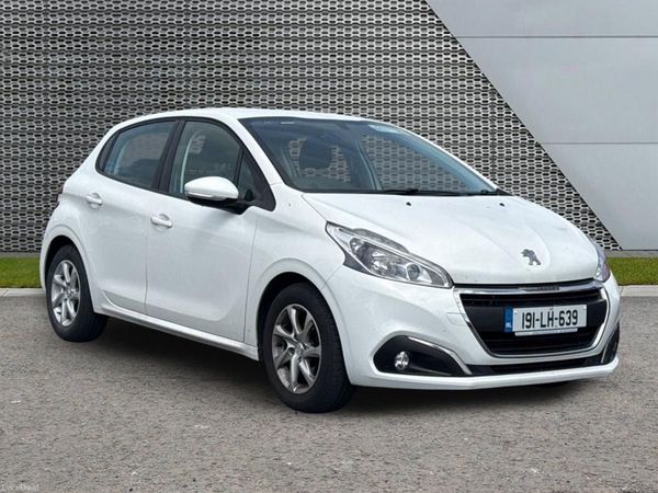 Peugeot 208 Hatchback, Petrol, 2019, White