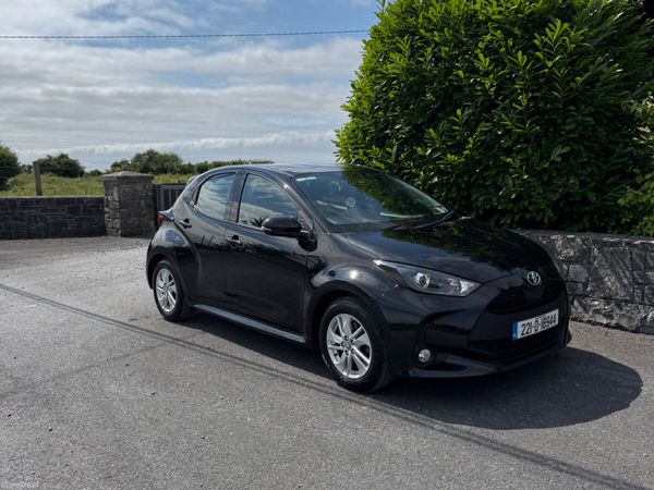 Toyota Yaris Hatchback, Petrol Hybrid, 2022, Black