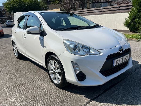 Toyota Aqua Hatchback, Petrol Hybrid, 2016, White