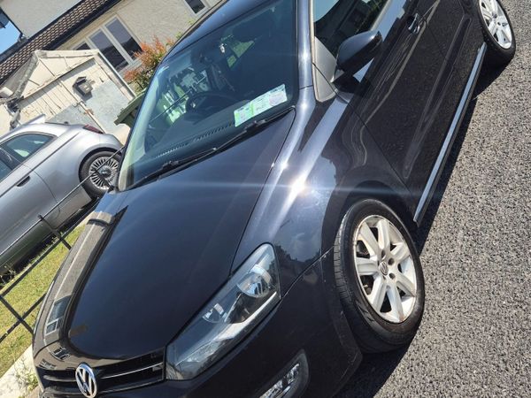Volkswagen Polo Hatchback, Petrol, 2013, Black