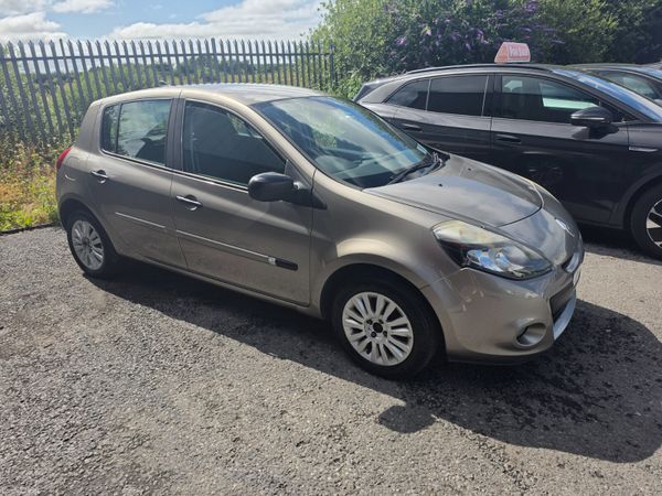 Renault Clio Hatchback, Ethanol Petrol, 2010, Gold