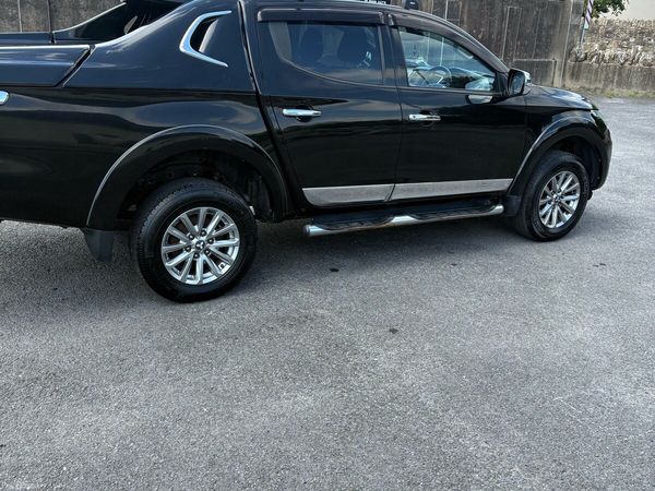 Mitsubishi L200 Crew Cab, Diesel, 2016, Black
