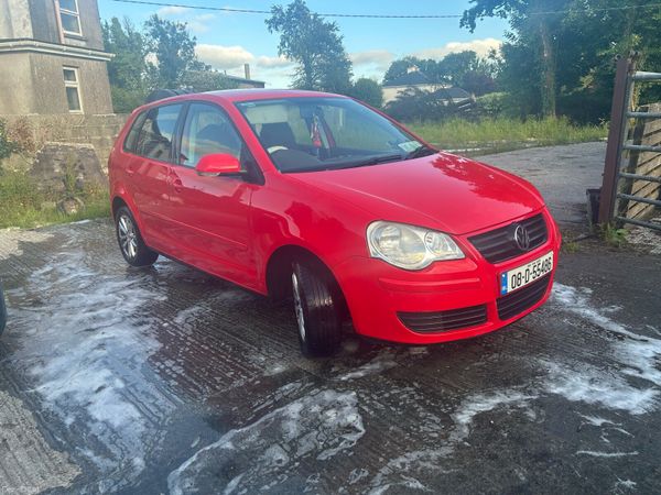Volkswagen Polo Hatchback, Petrol, 2008, Red