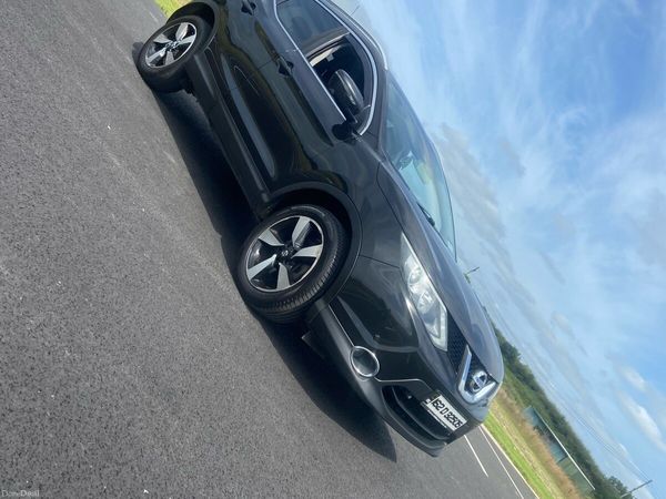 Nissan Qashqai Hatchback, Diesel, 2016, Black