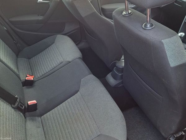 Volkswagen Polo Hatchback, Diesel, 2011, Red