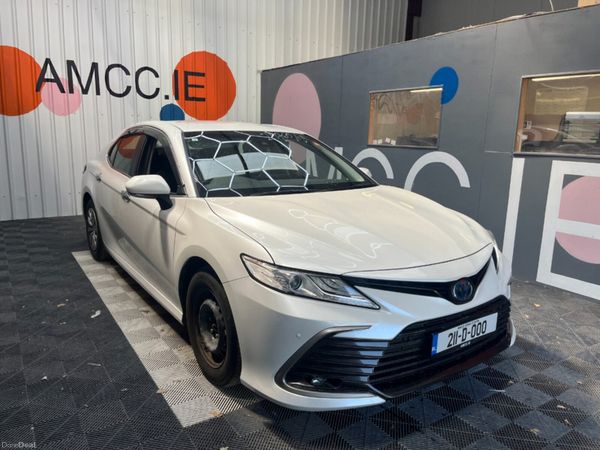 Toyota Camry Saloon, Petrol, 2021, White