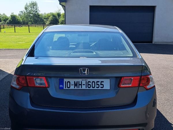 Honda Accord Saloon, Diesel, 2010, Silver