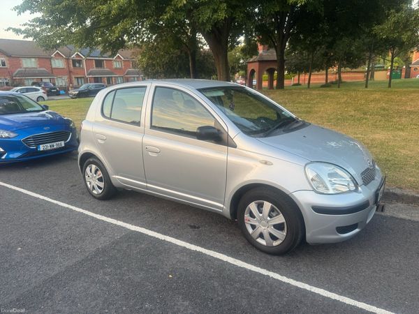 Toyota Yaris Hatchback, Petrol, 2005, Silver