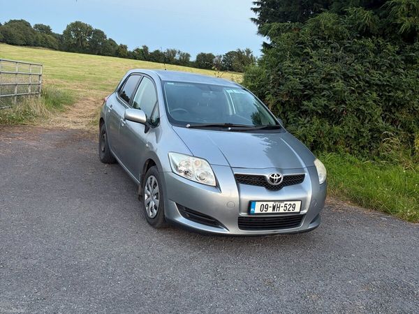 Toyota Auris Hatchback, Petrol, 2009, Grey