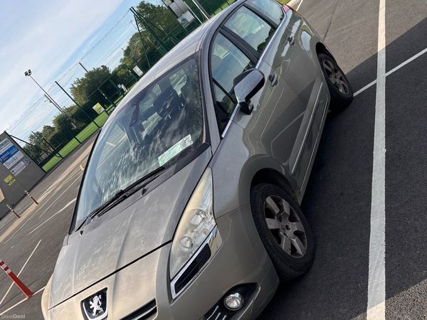 Peugeot 5008 MPV, Diesel, 2011, Grey