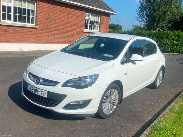 Opel Astra Hatchback, Diesel, 2015, White