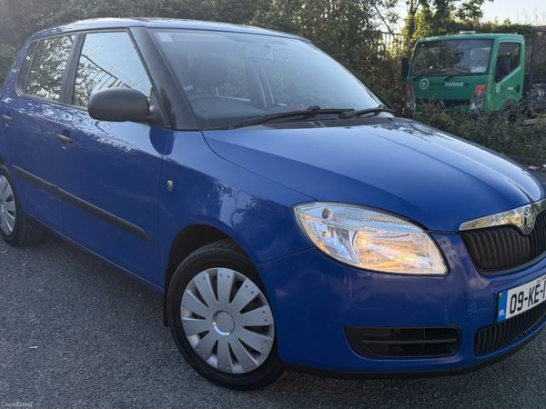 Skoda Fabia Hatchback, Petrol, 2009, Blue