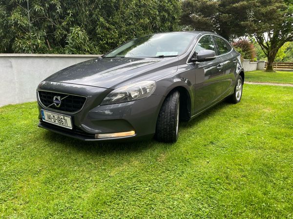 Volvo V40 Hatchback, Diesel, 2014, Grey