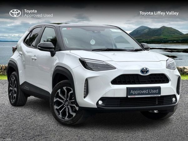 Toyota Yaris Cross Hatchback, Petrol Hybrid, 2024, White