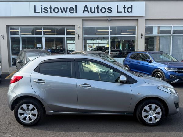 Mazda Mazda2 Hatchback, Petrol, 2014, Grey
