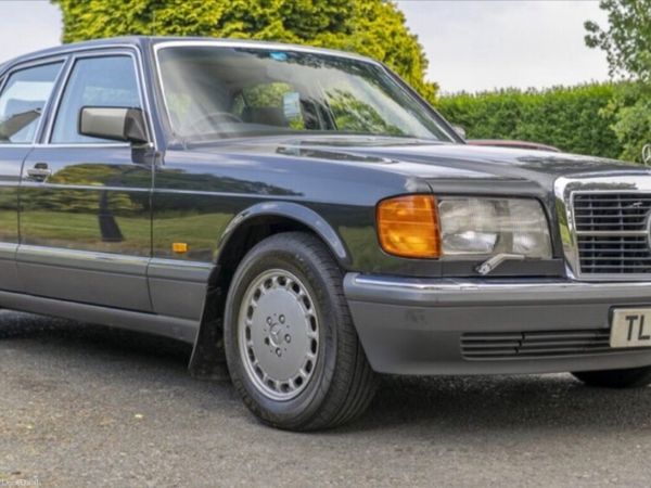 Mercedes-Benz 300 Saloon, Petrol, 1991, Black