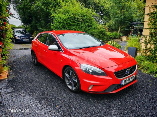Volvo V40 Hatchback, Diesel, 2014, Red