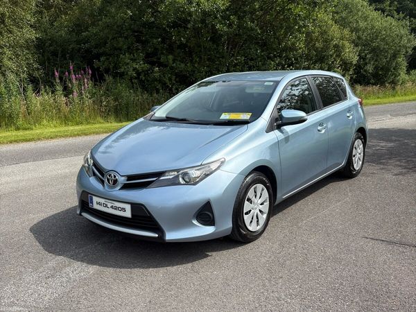 Toyota Auris Hatchback, Diesel, 2014, Blue
