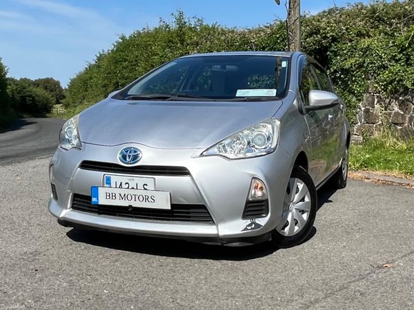 Toyota Aqua Hatchback, Petrol Hybrid, 2014, Silver