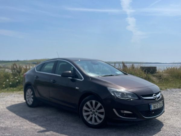 Opel Astra Saloon, Diesel, 2014, Brown