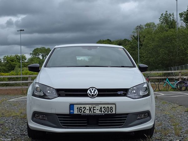 Volkswagen Polo Hatchback, Petrol, 2016, White