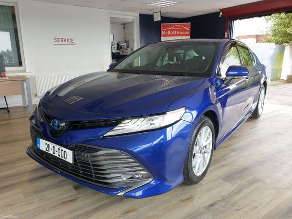 Toyota Camry Saloon, Petrol Hybrid, 2021, Blue