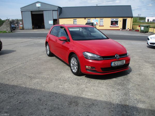 Volkswagen Golf Hatchback, Petrol, 2016, Red
