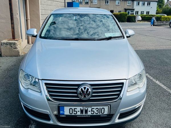 Volkswagen Passat Saloon, Petrol, 2005, Silver