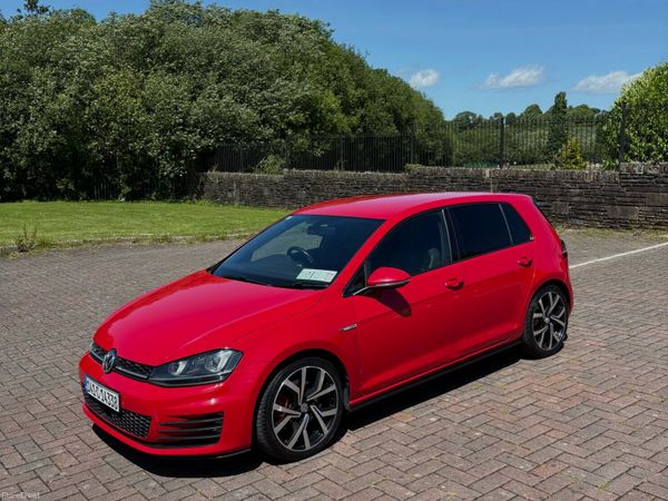 Volkswagen Golf Hatchback, Diesel, 2014, Red
