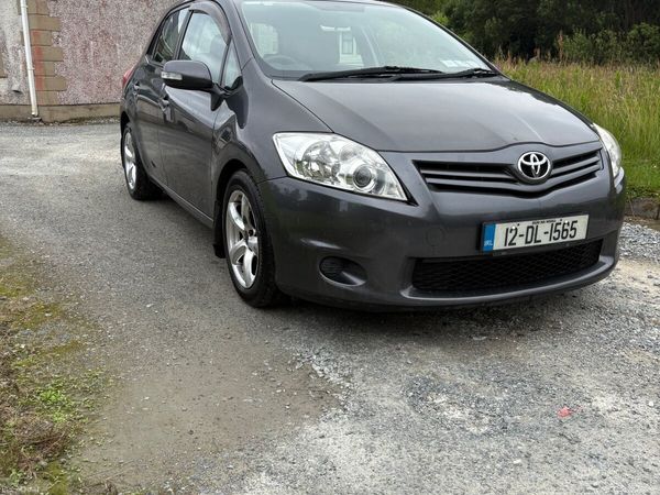 Toyota Auris Hatchback, Diesel, 2012, Grey
