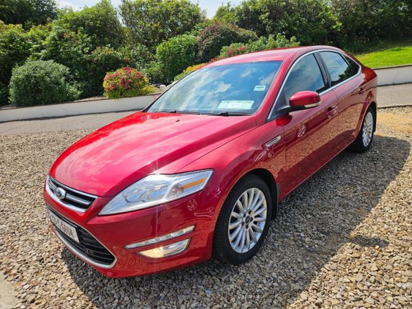 Ford Mondeo Hatchback, Diesel, 2013, Red