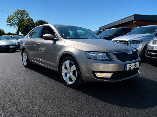 Skoda Octavia Saloon, Diesel, 2016, Beige
