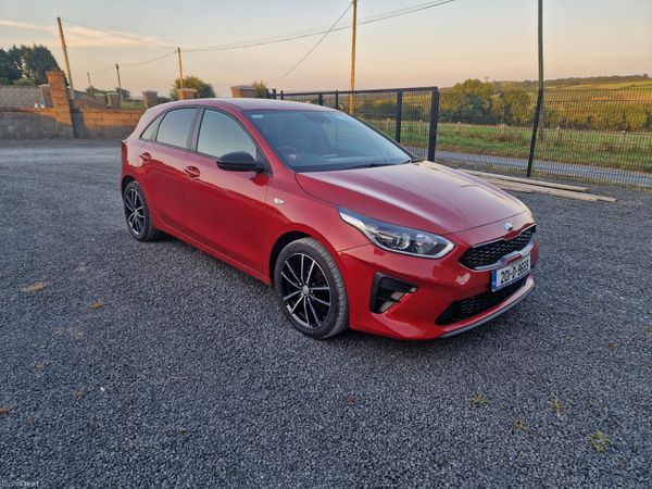Kia Ceed Hatchback, Petrol, 2020, Red