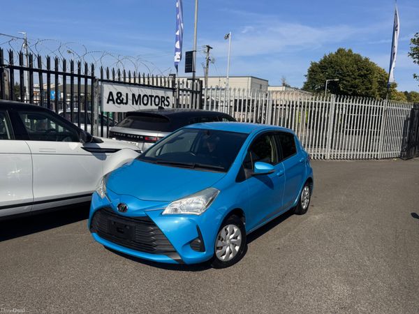 Toyota Yaris Hatchback, Petrol, 2017, Blue