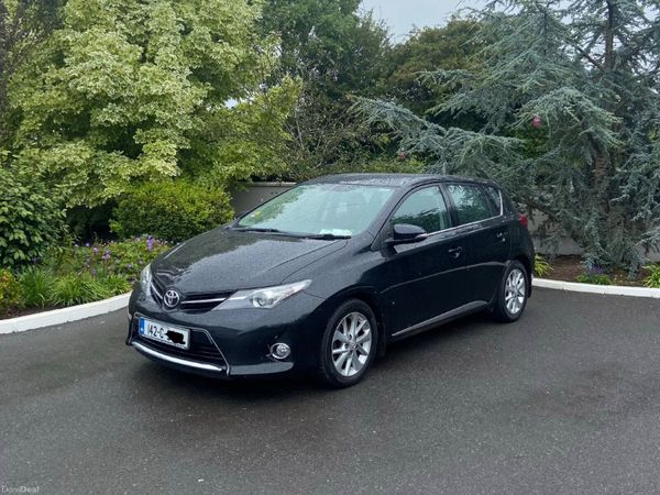 Toyota Auris Hatchback, Diesel, 2014, Black