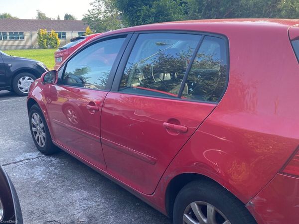 Volkswagen Golf Hatchback, Petrol, 2007, Red