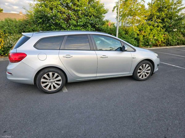 Vauxhall Astra Estate, Diesel, 2015, Silver