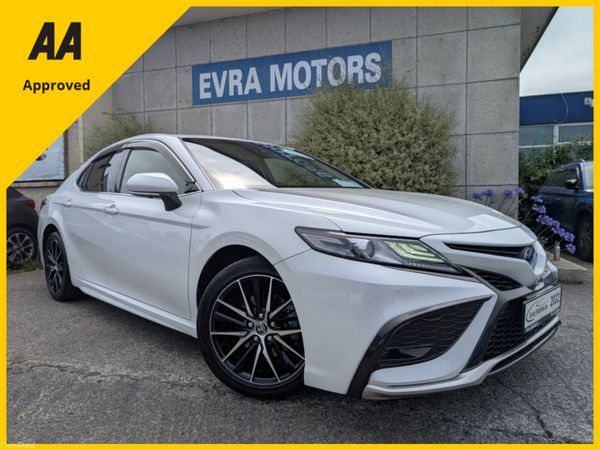 Toyota Camry Saloon, Petrol Hybrid, 2022, White