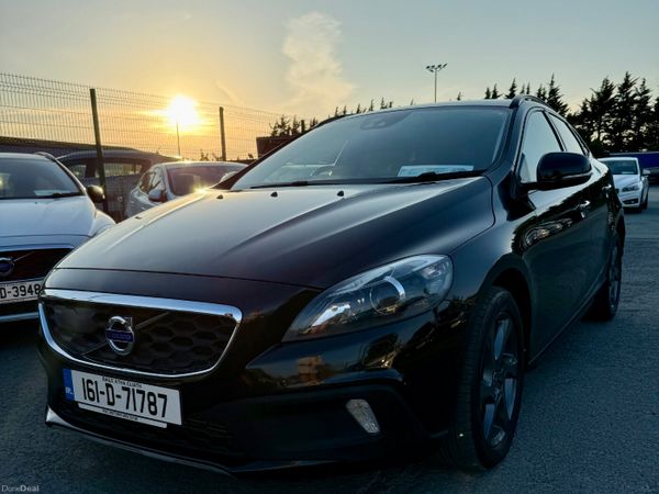 Volvo V40 Hatchback, Diesel, 2016, Black