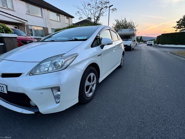 Toyota Prius Hatchback, Petrol Hybrid, 2013, White